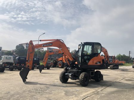 Top 7 Máy Xúc Mini Giá Rẻ Tốt Nhất Hiện Nay