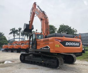 máy xúc đào bánh xích DX360 LCA-7M Doosan