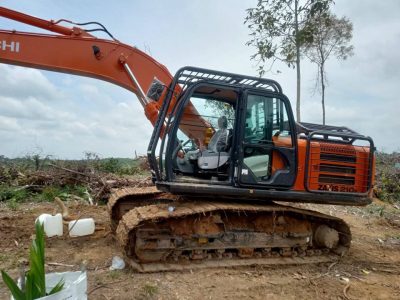 Những chiếc máy xúc giá 200 triệu đáng mua nhất 2022